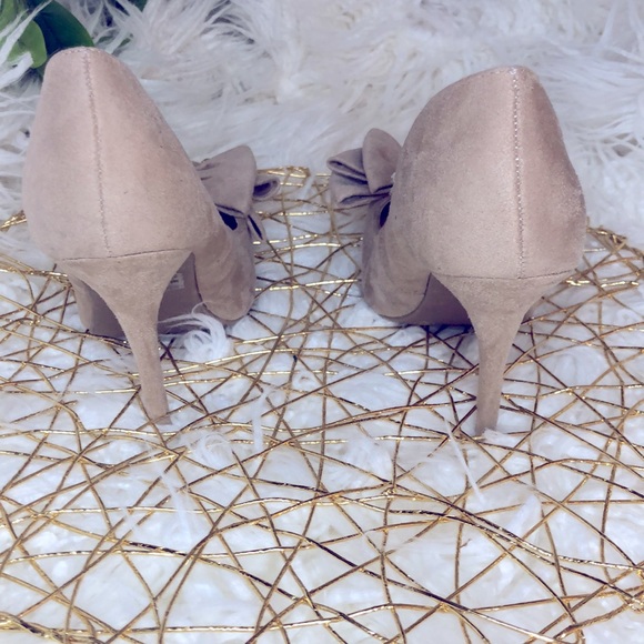 💛🧡 - Nude/Tan Heels with Bow - Picture 4 of 6